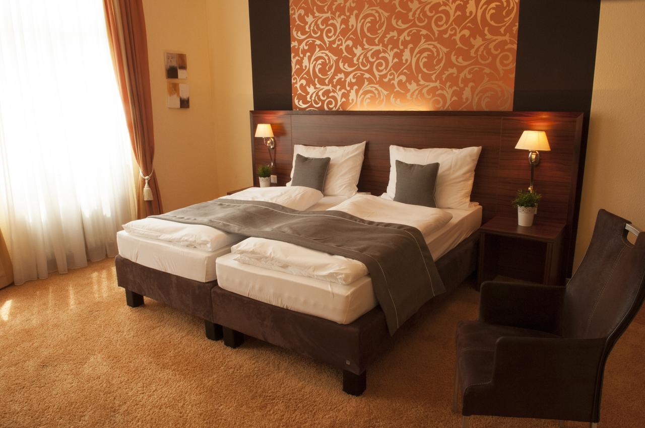 Hotel Restaurant Nassauer Loewen ภายนอก รูปภาพ